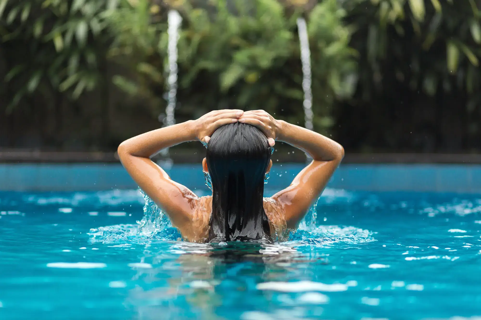 Pode entrar na piscina menstruada